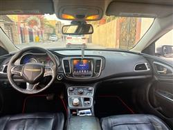 Chrysler 200